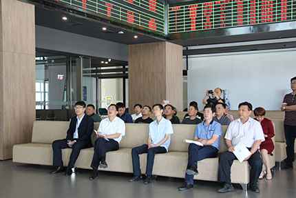2017年6月7日，招遠(yuǎn)市副市長王國良同志一行14人來中國食品谷中凱智慧冷鏈物流園東亞畜牧交易所考察學(xué)習(xí)現(xiàn)代農(nóng)業(yè)先進(jìn)經(jīng)驗(yàn)。.jpg
